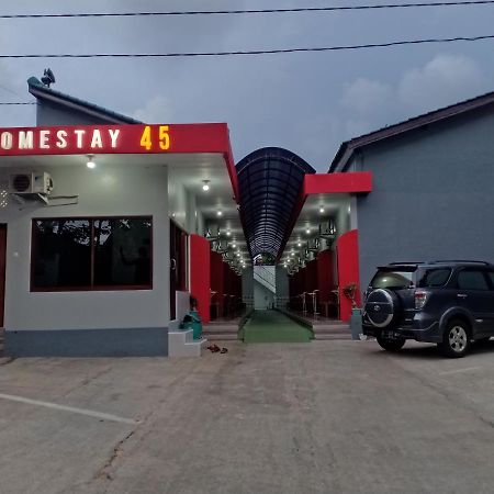 Homestay Premium 45 Jepara Buitenkant foto