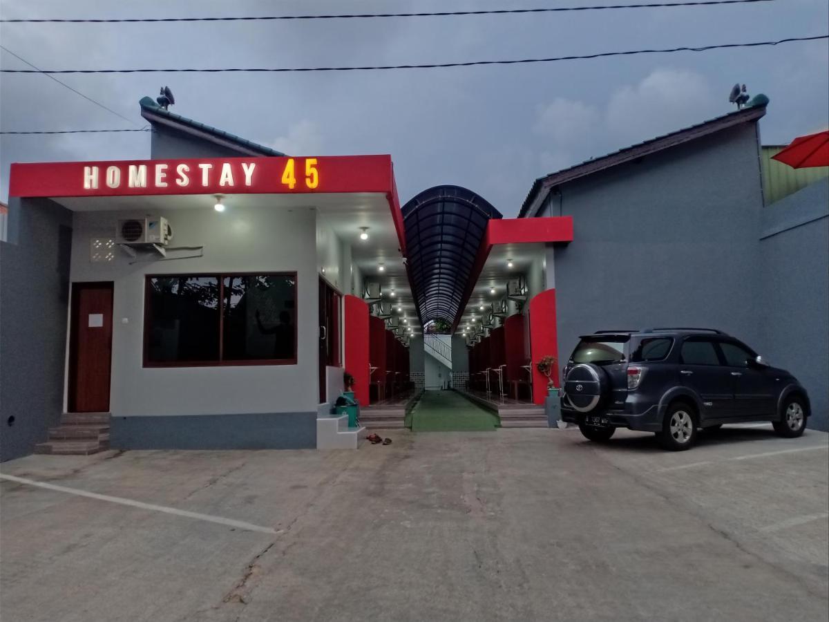 Homestay Premium 45 Jepara Buitenkant foto